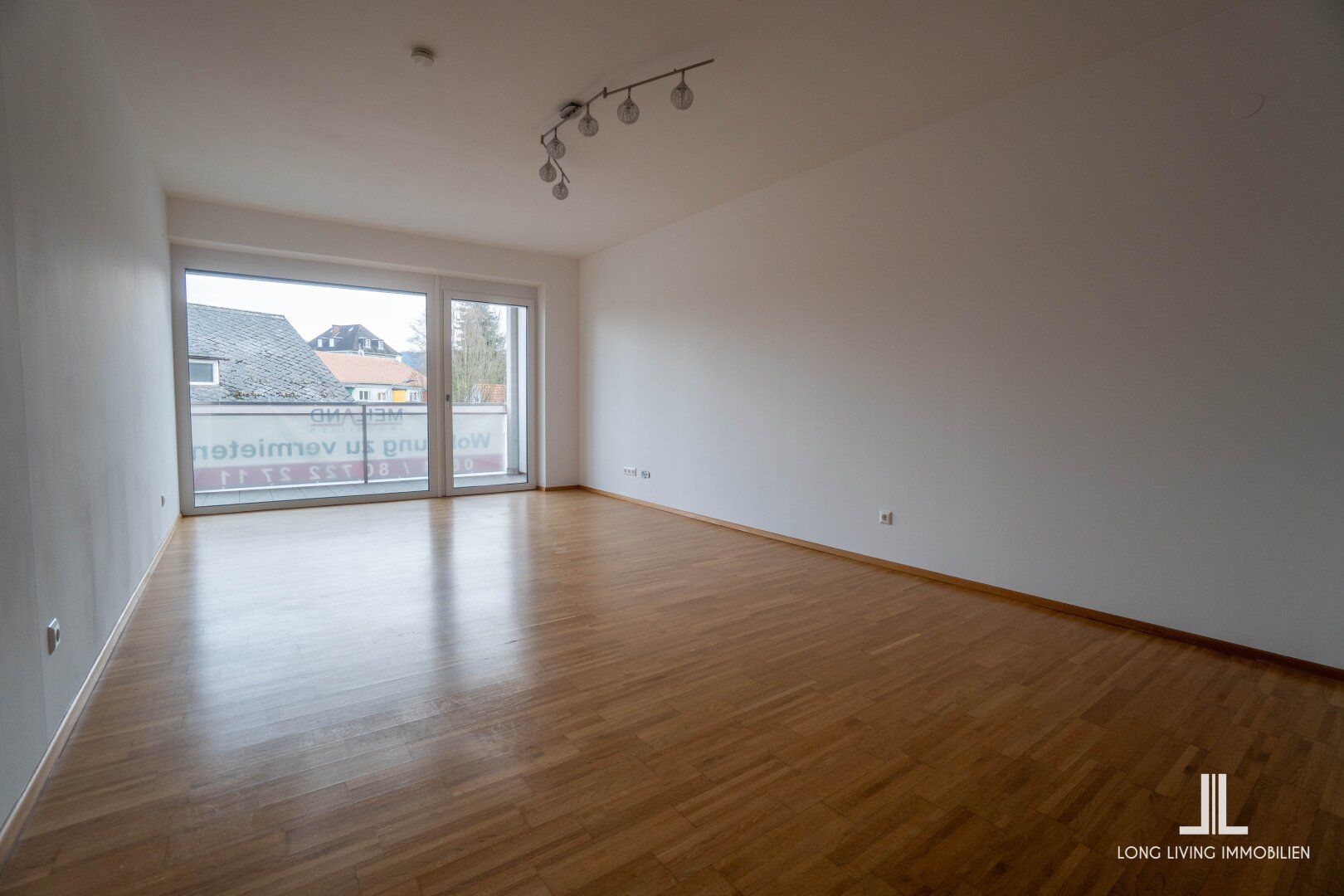 Moderne 2-Zimmer-Wohnung mit Balkon und Carport in zentraler Lage zum Spitzenpreis