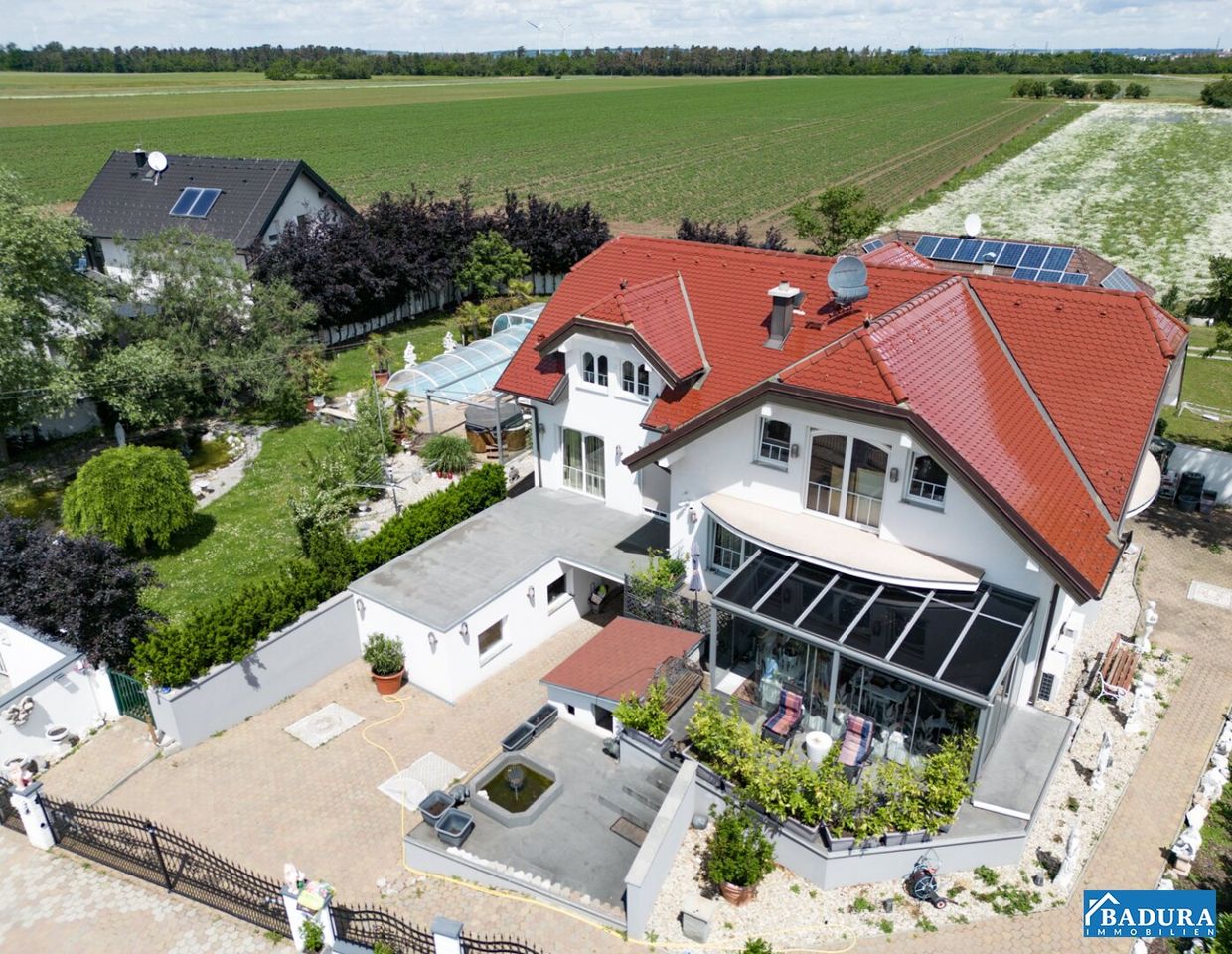 EINZIGARTIGE WOHLFÜHLOASE FÜR GARTENLIEBHABER