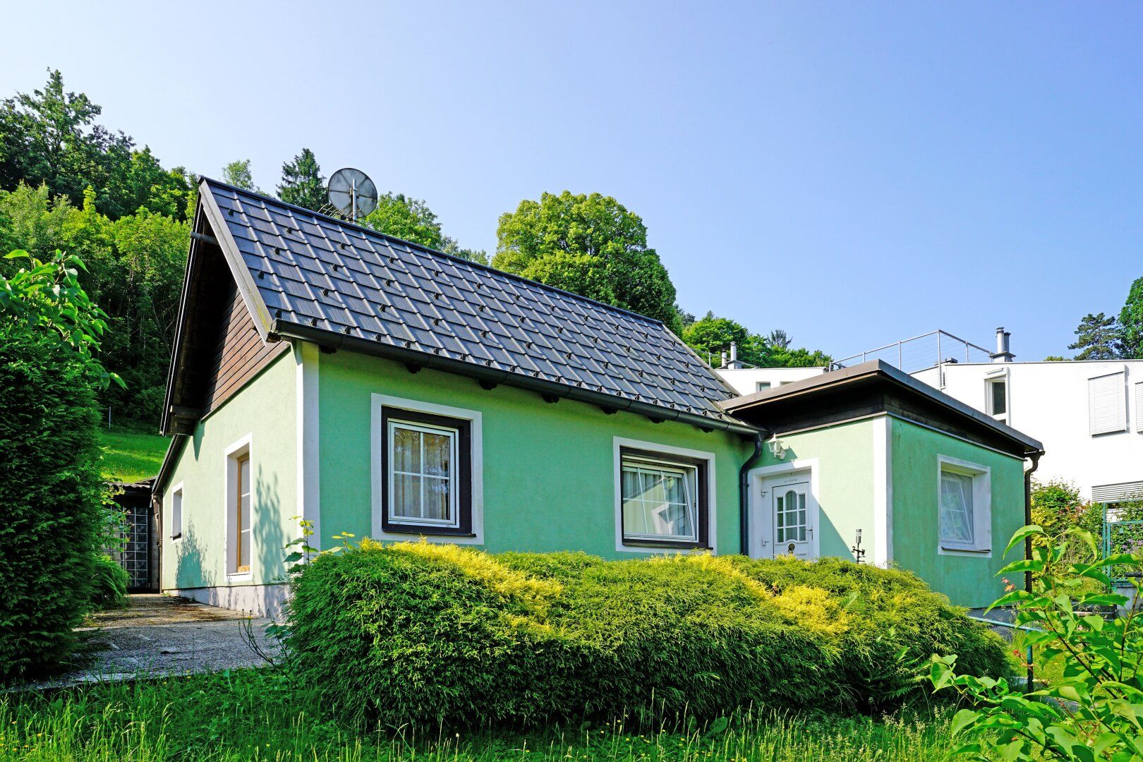 Kleines Haus auf tollem Grundstück in Top-Aussichtslage