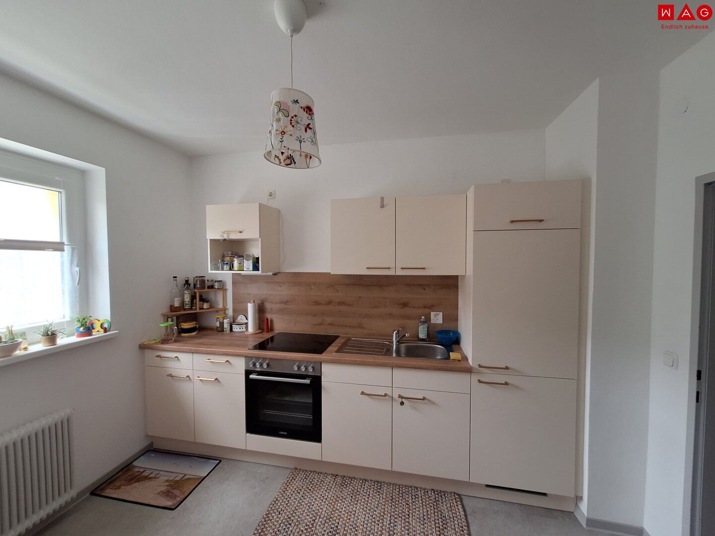 Lichtdurchflutete 3 Zimmer Wohnung mit sonnigem Balkon!