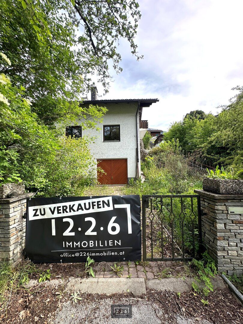 226 Immobilien: Sanierungsbedürftiges Haus in leichter Hanglage am Starkenbühel in 6073 SISTRANS
