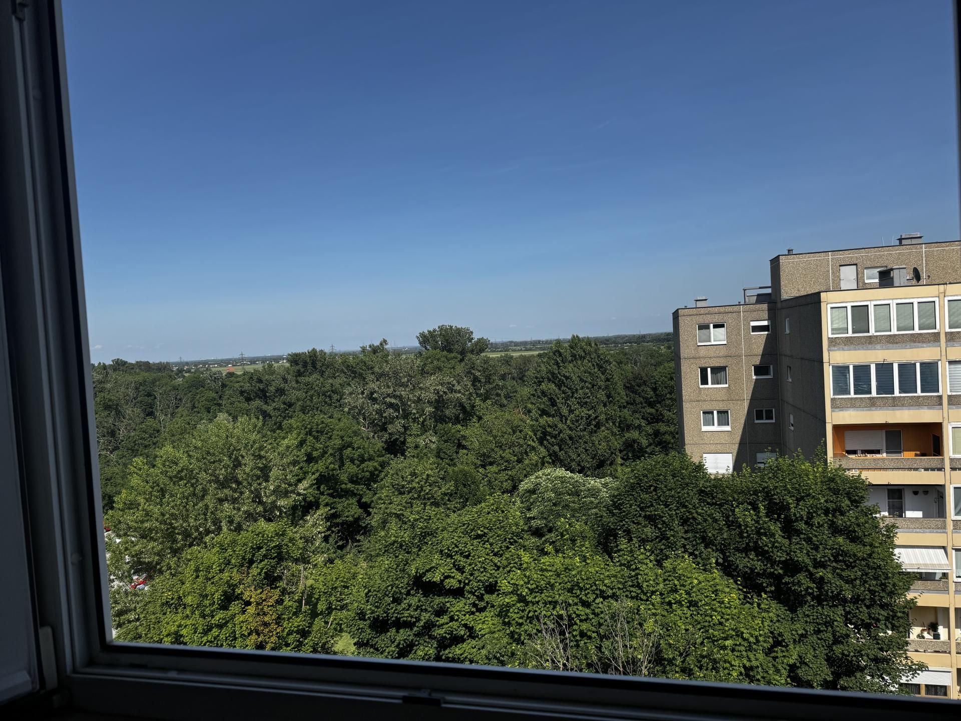 Dem Himmel nah! Geräumige Wohnung im 7. Liftstock mit Grünblick