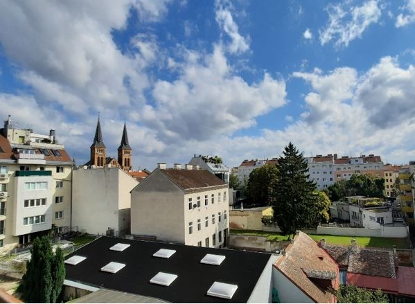voll möblierte DG-Wohnung zur Kurzzeitmiete