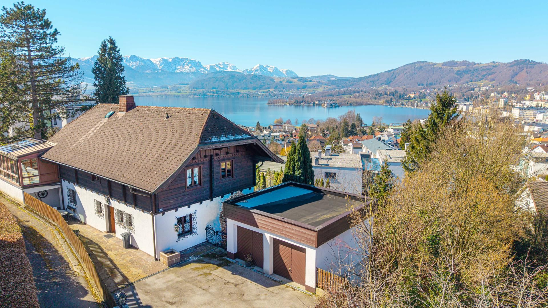 Liegenschaft in ruhiger Aussichtslage mit eigener Kapelle