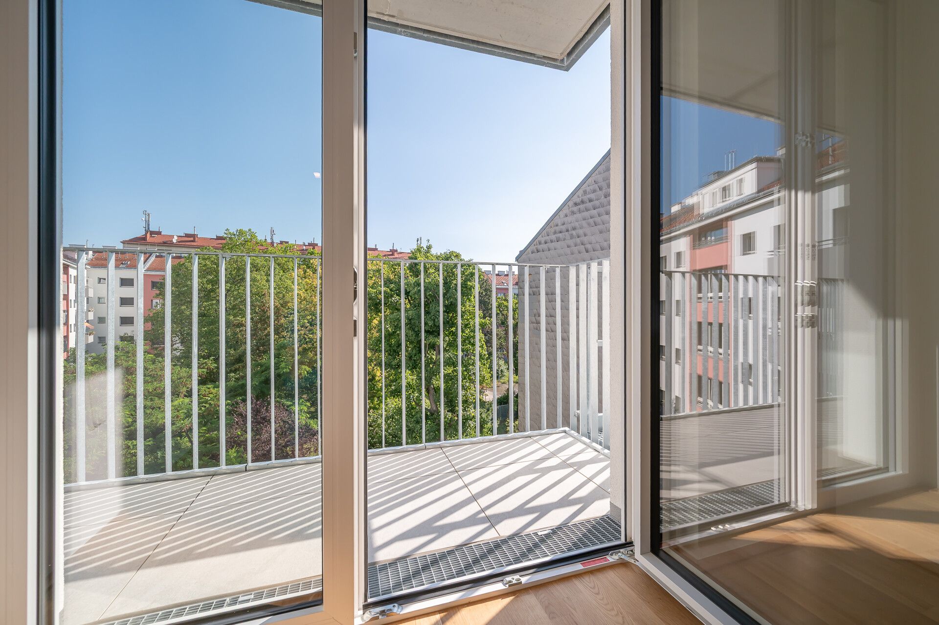 Erstbezug. Sofort verfügbar: Hochwertige Drei-Zimmer-Wohnung mit Balkon - zu mieten in 1170 Wien