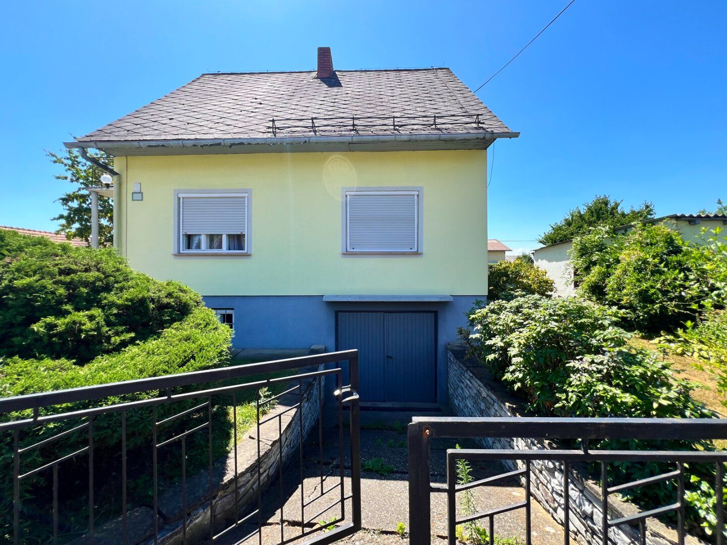 Feldkirchen bei Graz: Sanierungsbedürftiges Haus mit 1.185 m² Grund - Traum für Familien!