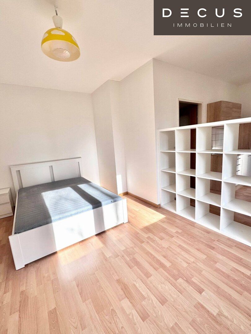 | MÖBLIERTE & HELLE KLEINWOHNUNG | 1 ZIMMER inkl. MINI-KÜCHE | 2. OBERGESCHOSS | CA. 27m²