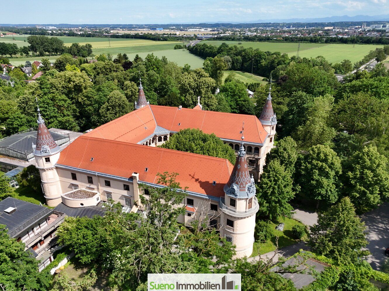 PREMIUM-Lage Nähe Schloss Puchberg auf Riesengrundstück