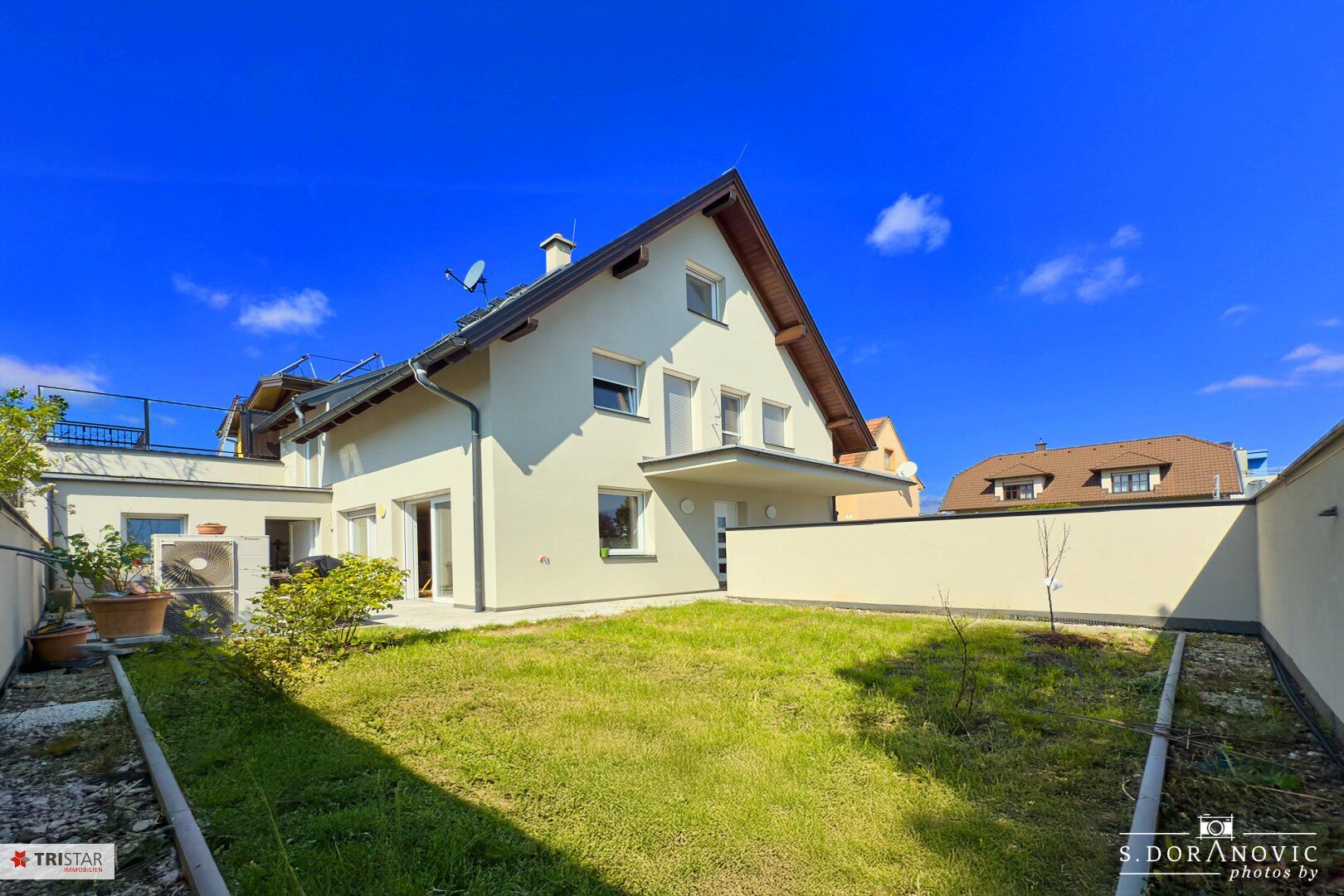 ++ NEU ++ EINFAMILIENHAUS ++ ZIEGEL-MASIV ++ GARTEN ++ 2 PKW STELLPLÄTZE ++ LUFTWÄRMEPUMPE ++ VORBEREITUNG FÜR PHOTOVOLTAIK ++ EIGENTUM IN BRUNN AM GEBIRGE ++