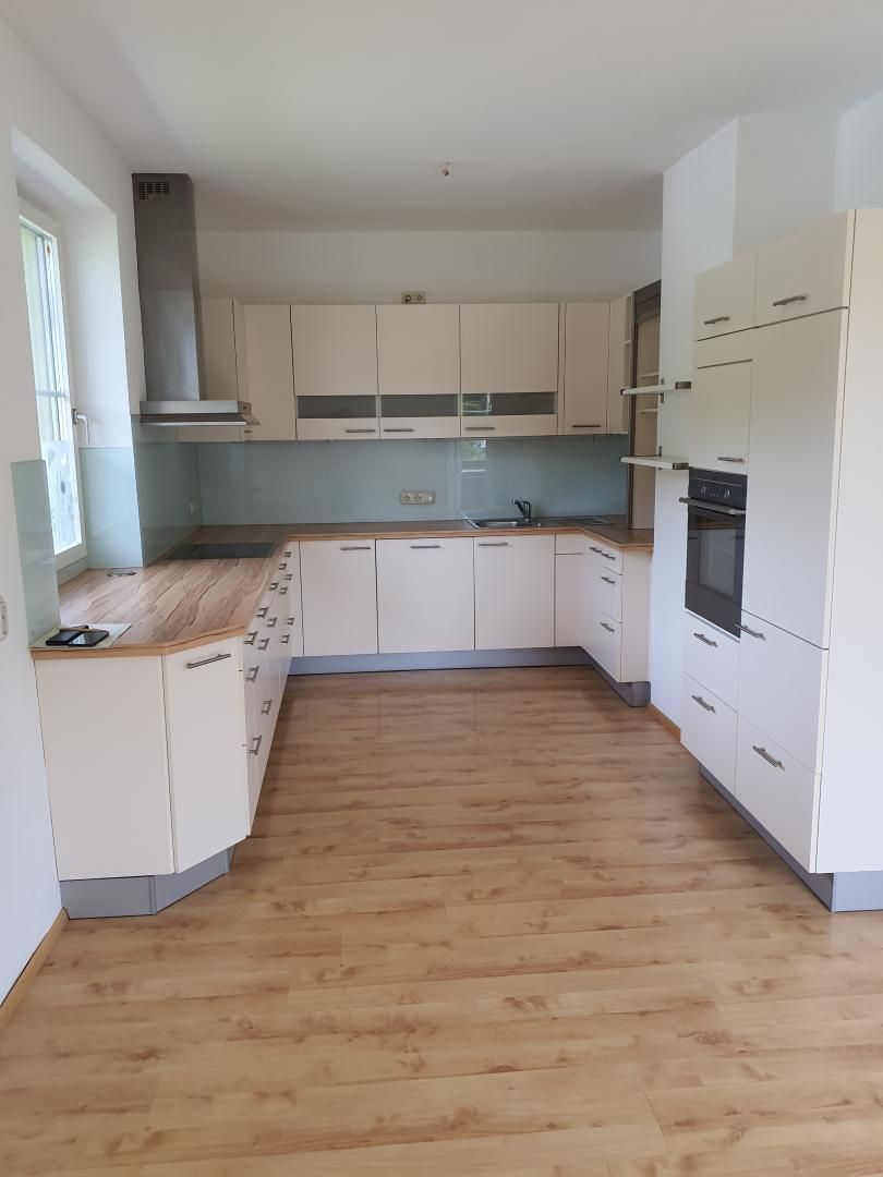 Großzügige Wohnung mit Balkon und Garage mitten in Bad Aussee