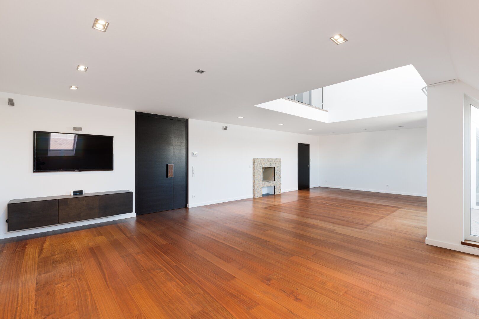 Exklusives 5-Zimmer Penthouse in Wiens 9. Bezirk in der Nähe der Votivkirche!