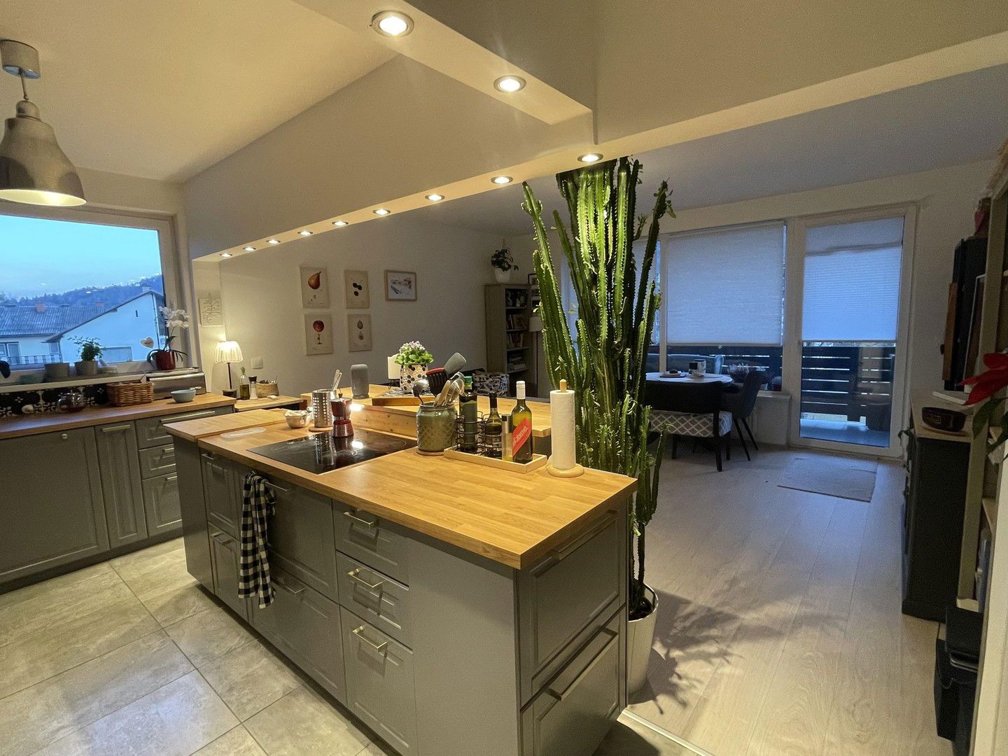 Klagenfurt Nähe, 3-Zimmerwohnung mit großer Terrasse, 2 Parkplätze und Abstellraum inklusive