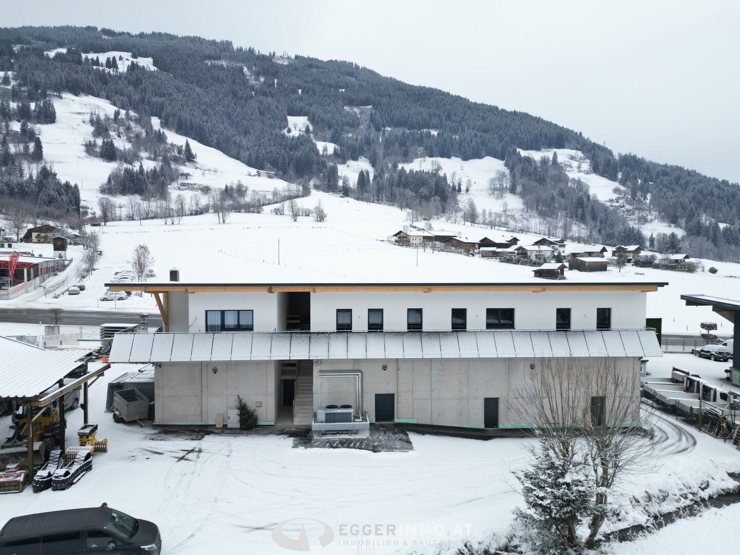 Moderne neubau Büroflächen (auf Wunsch inkl. Dienstwohnung) in Saalfelden / Harham direkt an der B311 zu vermieten - Ansicht 3