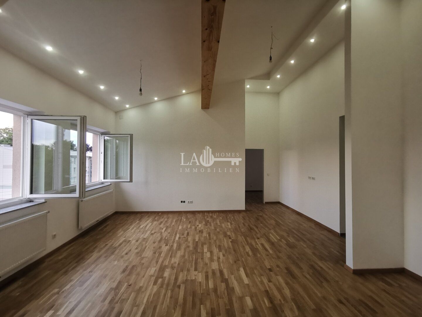 Stilvoll wohnen im Dachgeschoß - 98m² mit Balkon & Stellplatz