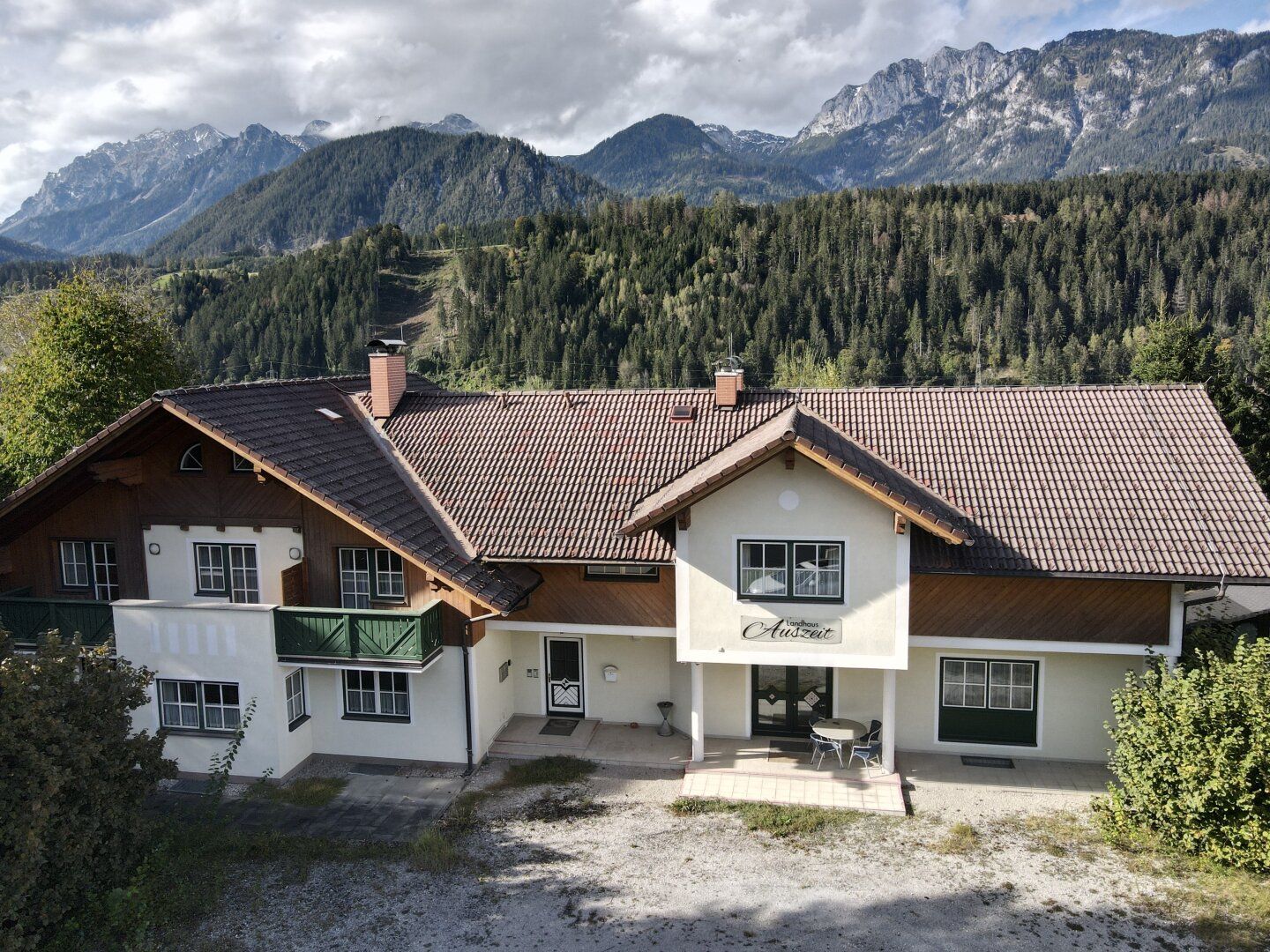 Investment - Ferienwohnungen - Apartmenthaus mit Ausbaupotenzial in einer der beliebtesten Ferienregionen Österreichs