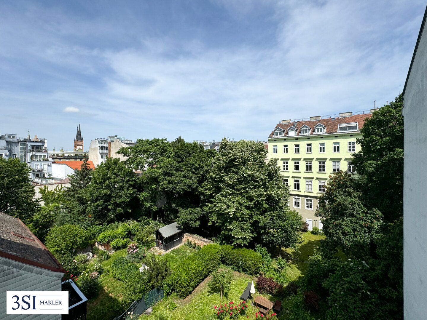 Idyllische Ruheoase Balkon und atemberaubendem Grünblick in zentraler Wiener Lage