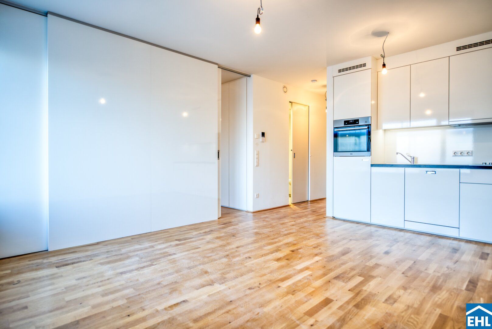 Moderner Wohnungshit für zwei mit Balkon an der Lände!