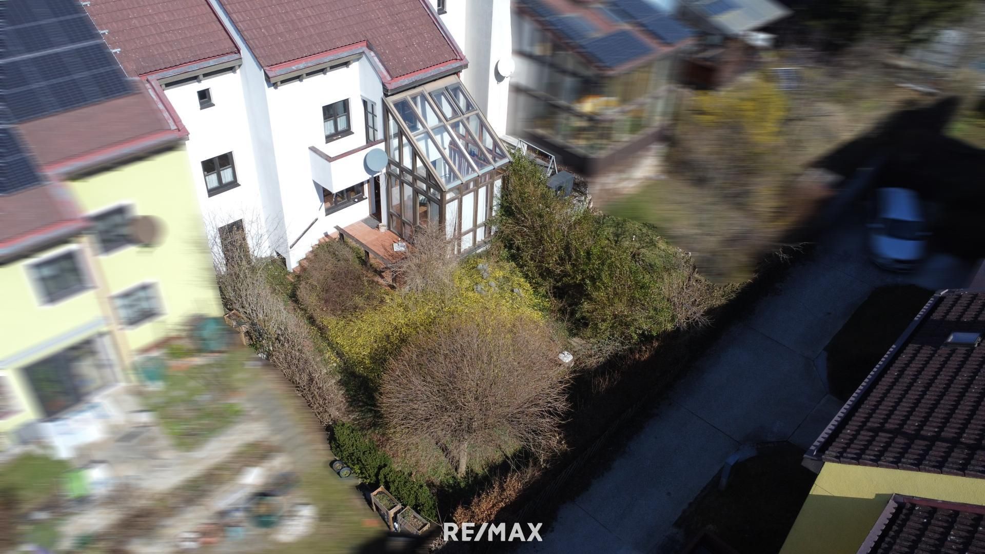 Großzügiges Reihenhaus mit Wintergarten und ausbaubarem Dachboden