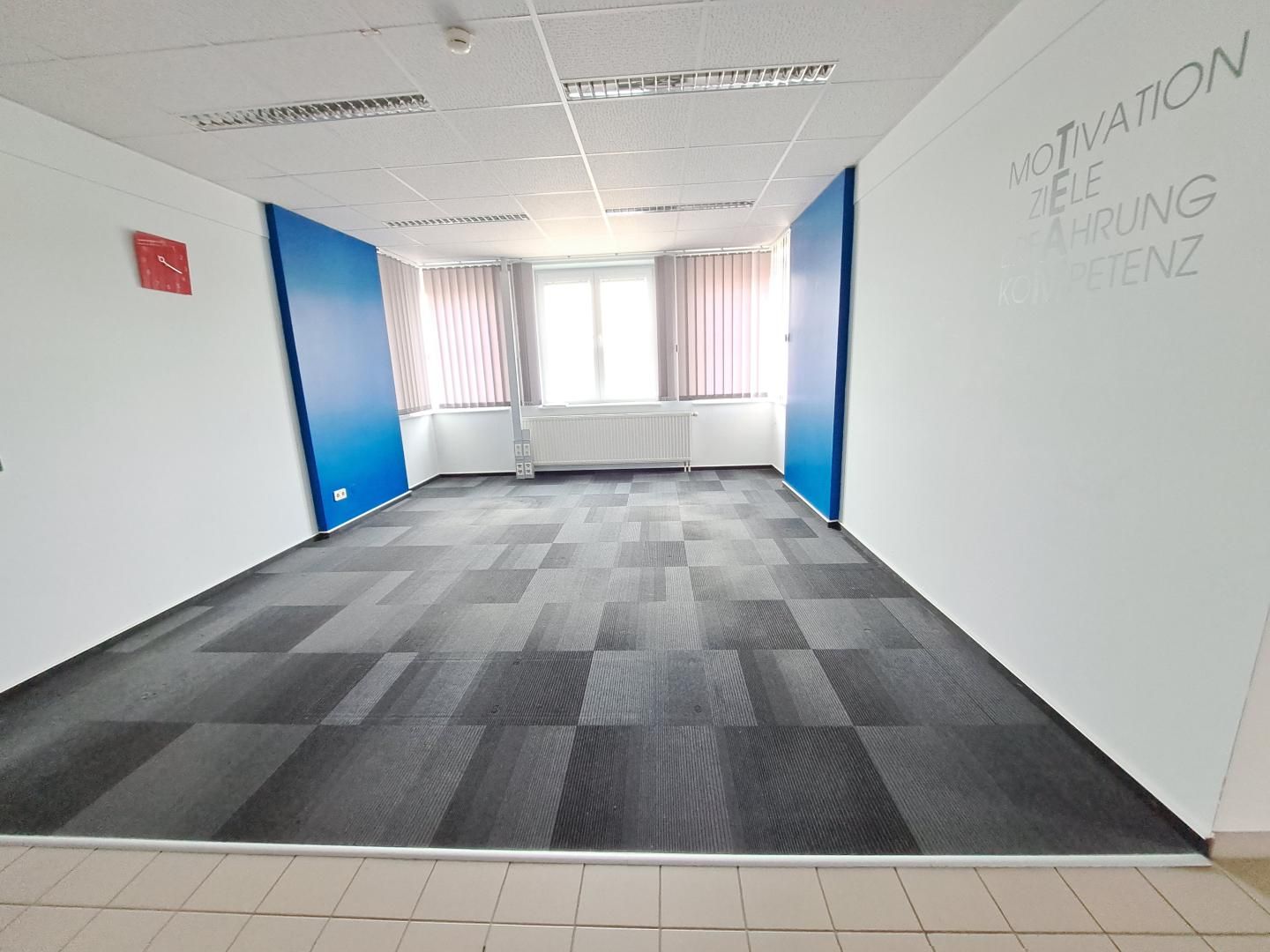 Büroflächen von ca. 100m² -270m², im Gewerbegebiet! neben der Autobahnauffahrt der S33 - Ansicht 2