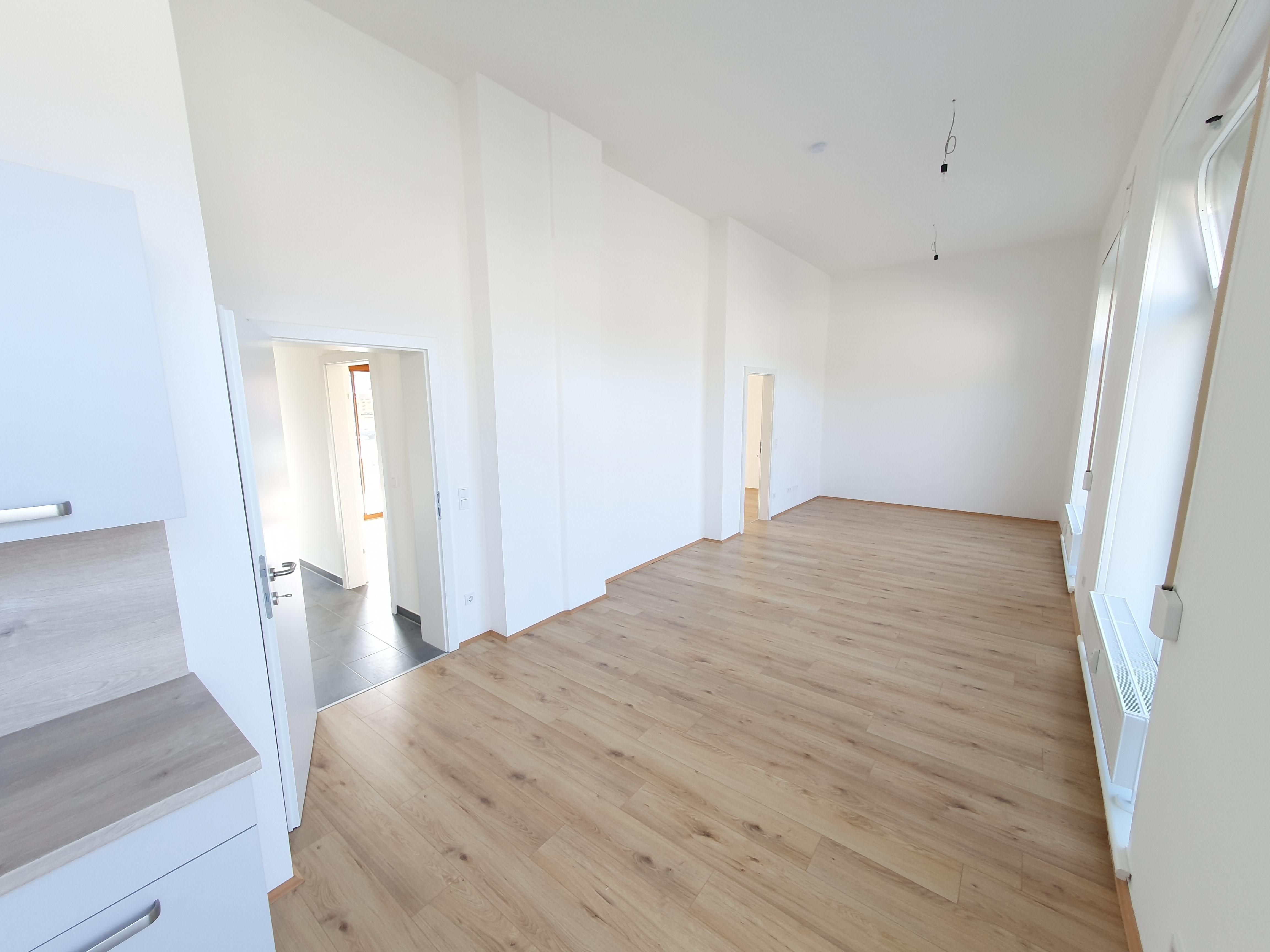 Top sanierte Wohnung mit Garten und Terrasse