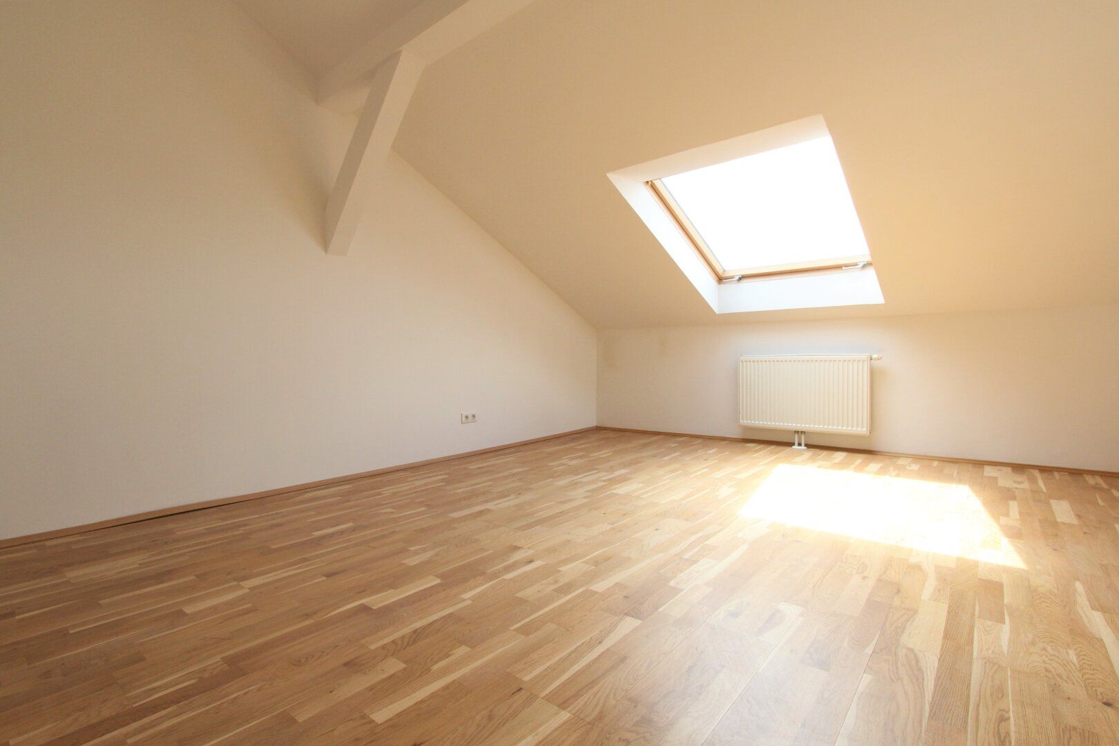 GROSSZÜGIGE 2-ZIMMER-WOHNUNG IM 10.BEZIRK!