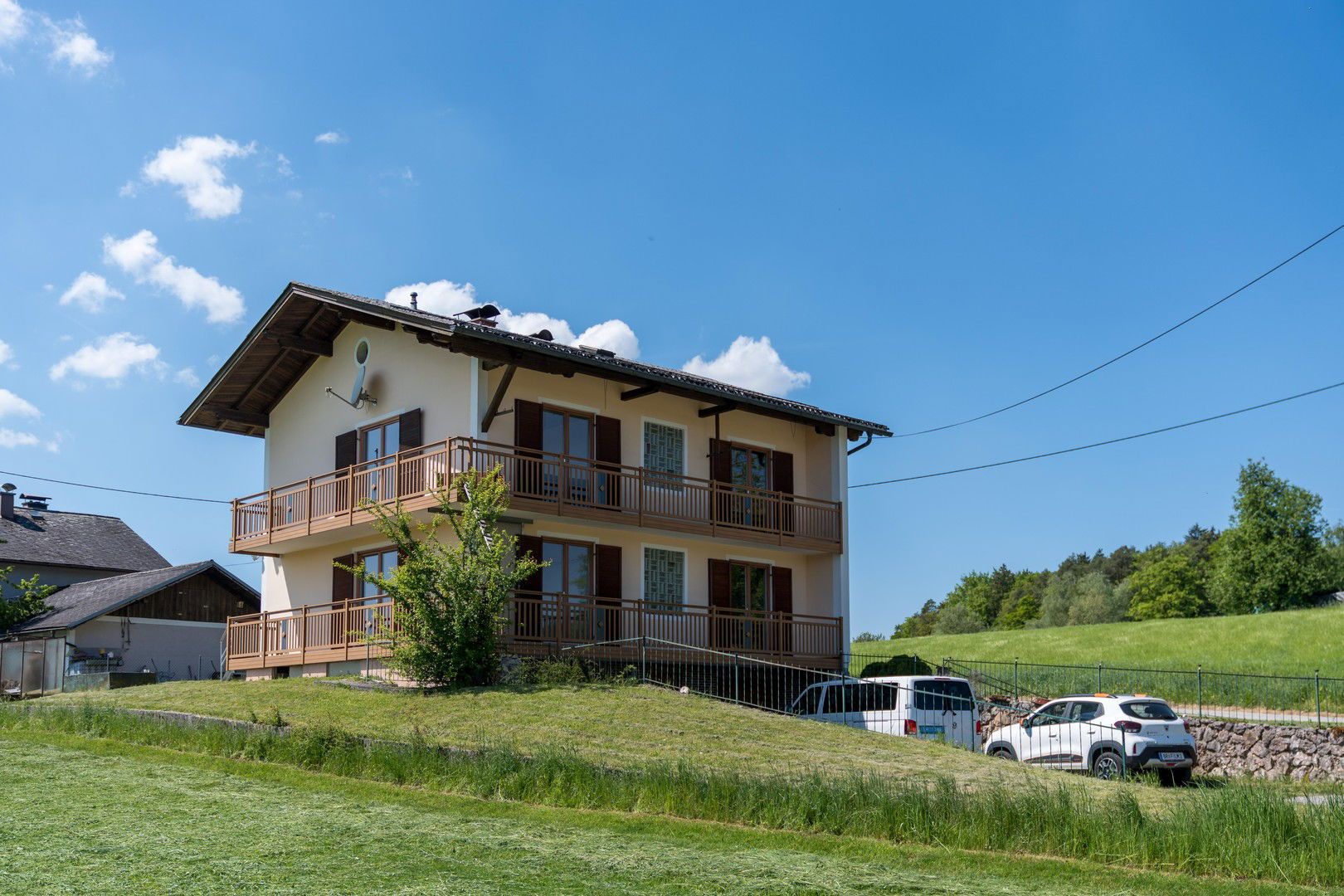 Ruhige Lage mit Bergblick - renoviertes 2 Familienhaus zu verkaufen **ohne Makler**Provisionsfrei**