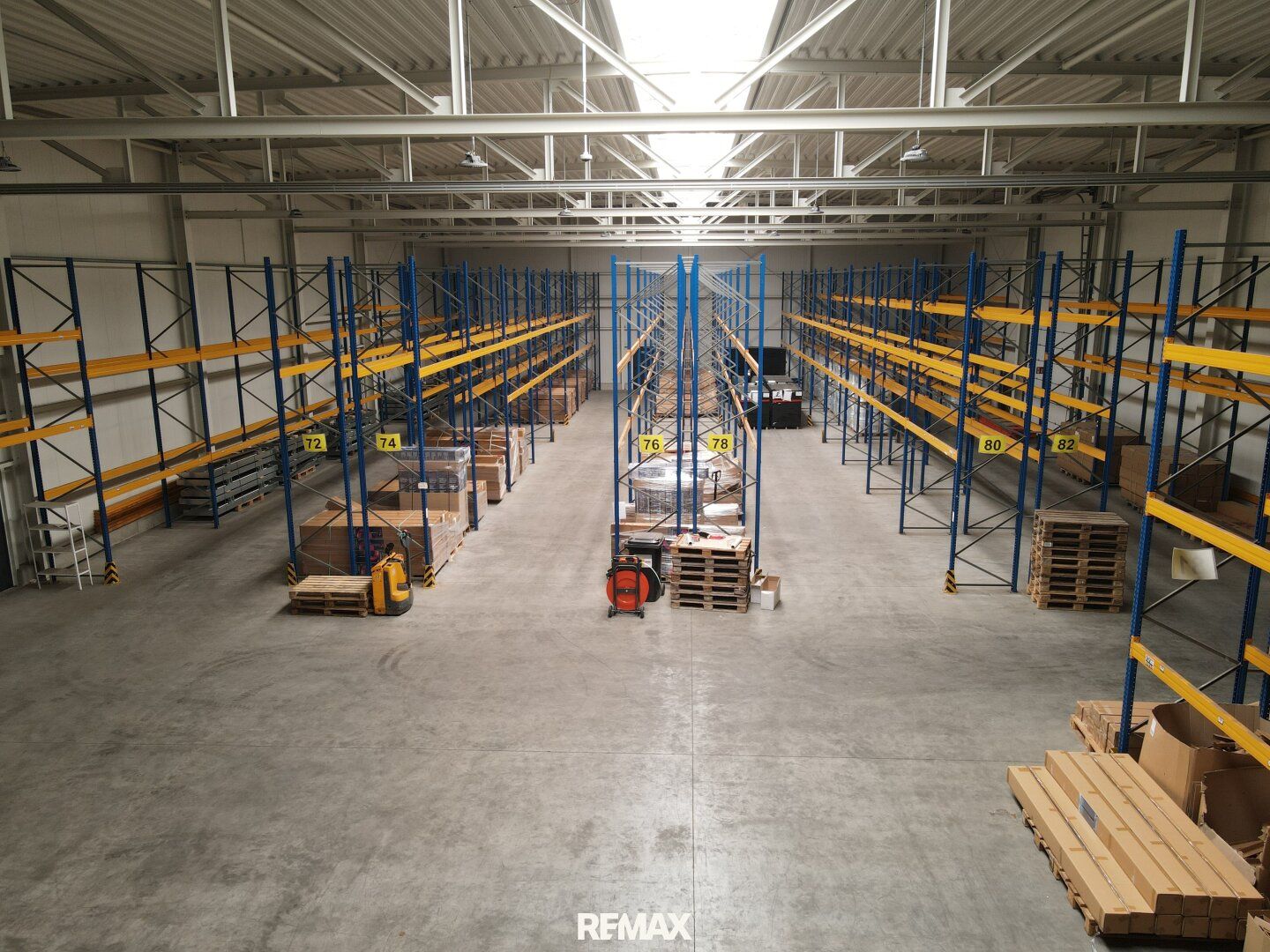 Moderne Lager- und Gewerbehalle mit 2.500 m² Außenfläche und hervorragender Verkehrsanbindung in Wolfsberg - Mehr