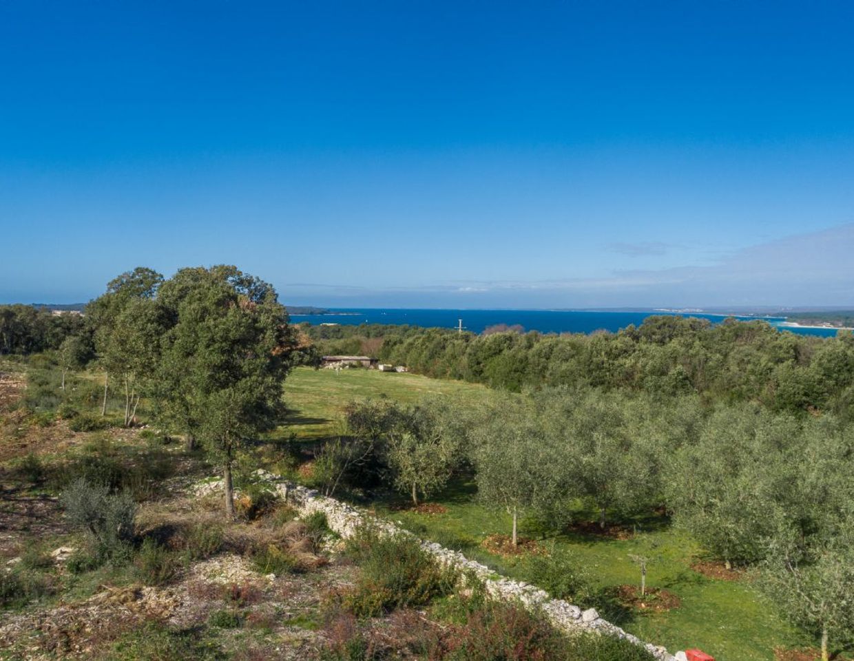 SONNIGE - NEUBAUVILLA - FAZANA / ISTRIEN - beim Meer - mit Blick auf den Brijuni Nationalpark