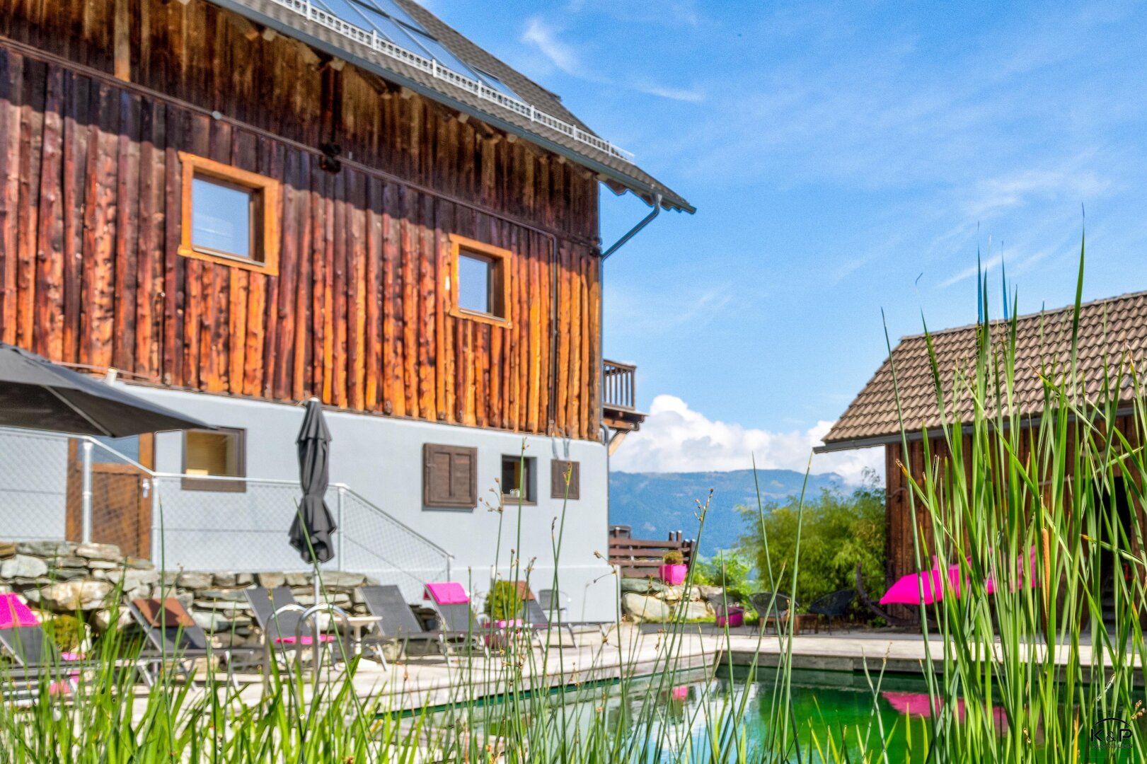 Alpine Eleganz trifft modernen Komfort - Chalet, Apartmenthaus oder privates Refugium in Naturlage