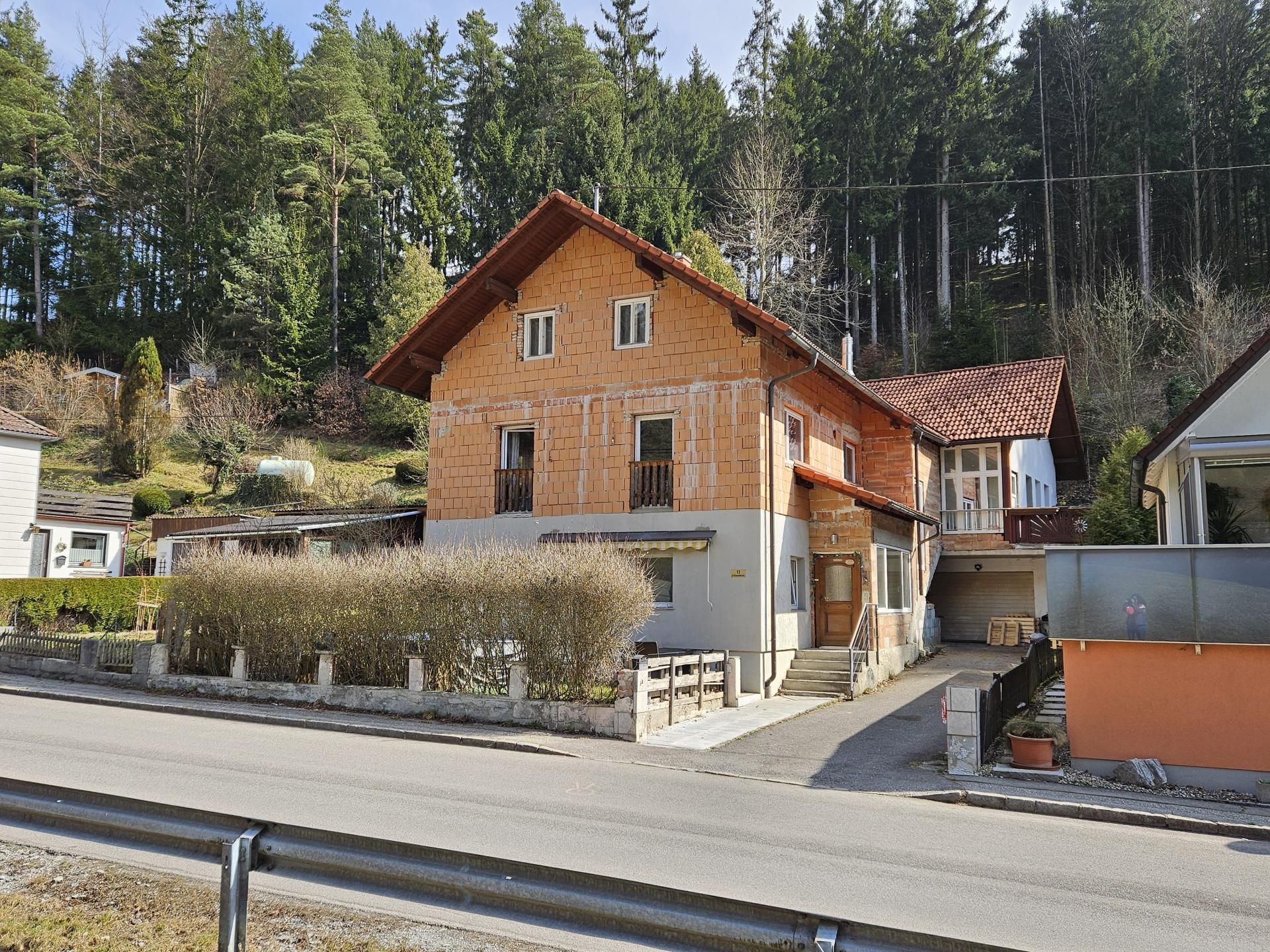 Geräumiges Wohnhaus mit Entwicklungspotential