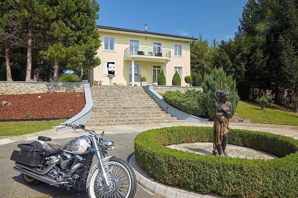 Wunderschöne, exklusive Villa mit bester Aussicht an der österreichisch-slowenischen Grenze!