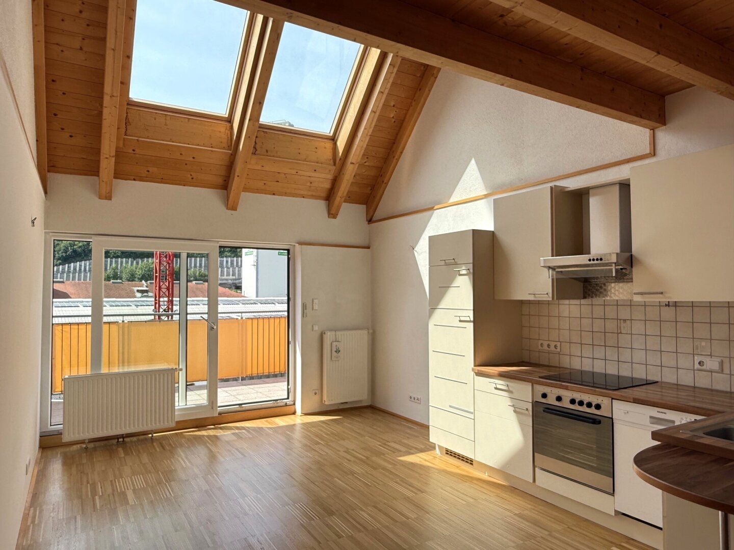 Helle 2-Zimmer-Galeriewohnung mit sonniger Südterrasse