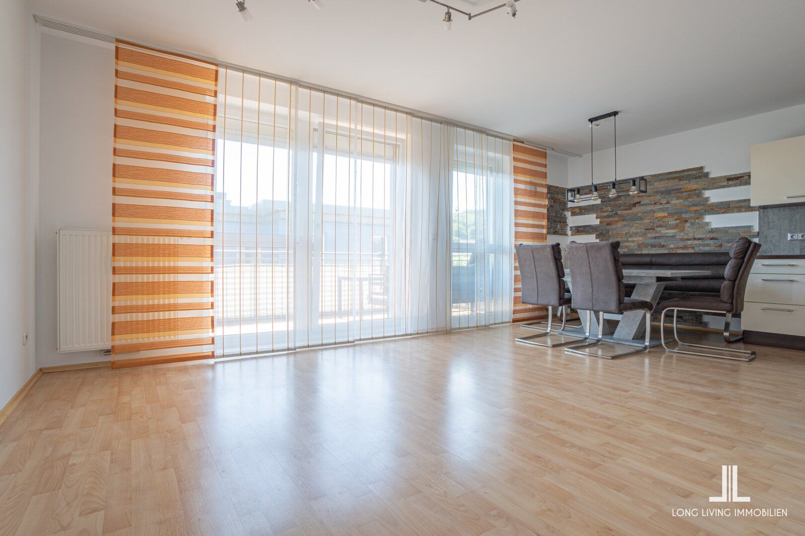 Lichtdurchflutete 3-Zimmer-Wohnung mit Südbalkon und Tiefgarage