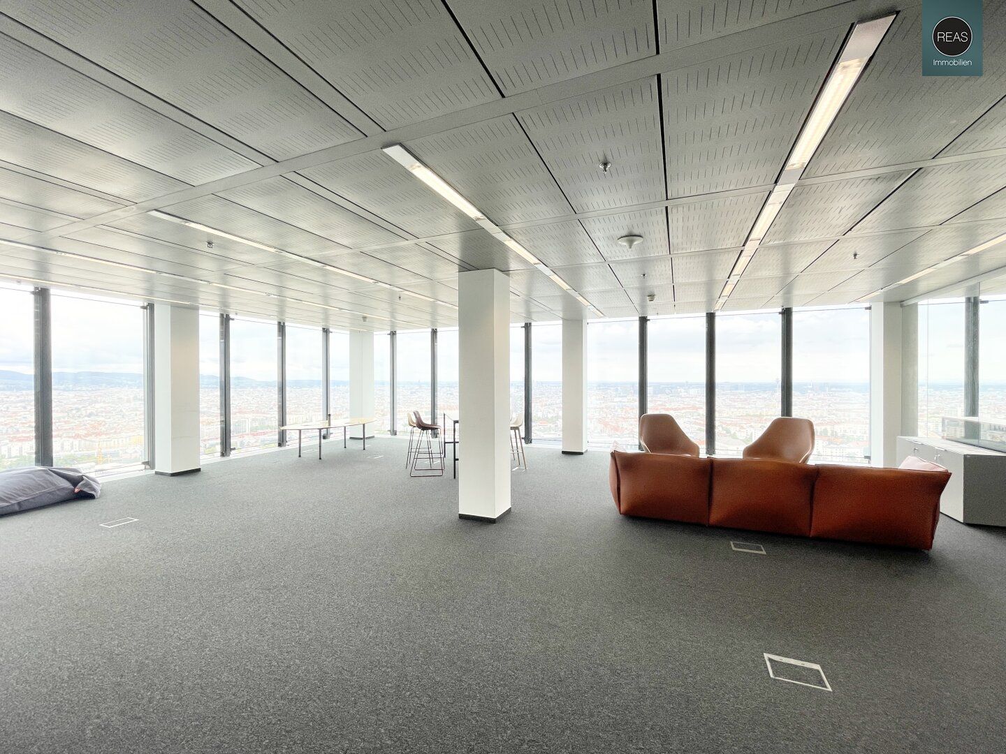 2 Hochhaus Etagen mit ausgezeichneter Infrastruktur und Panoramablick! - Ansicht 3