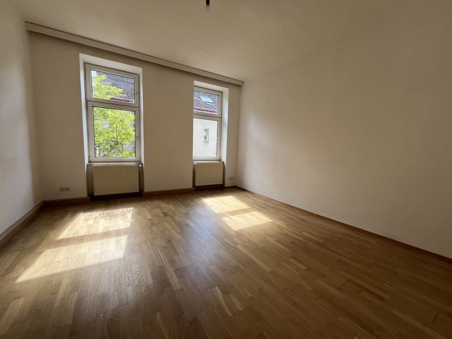HOFSEITIGE 1-ZIMMER-WOHNUNG AM WÄHRINGER GÜRTEL 18.BEZIRK!