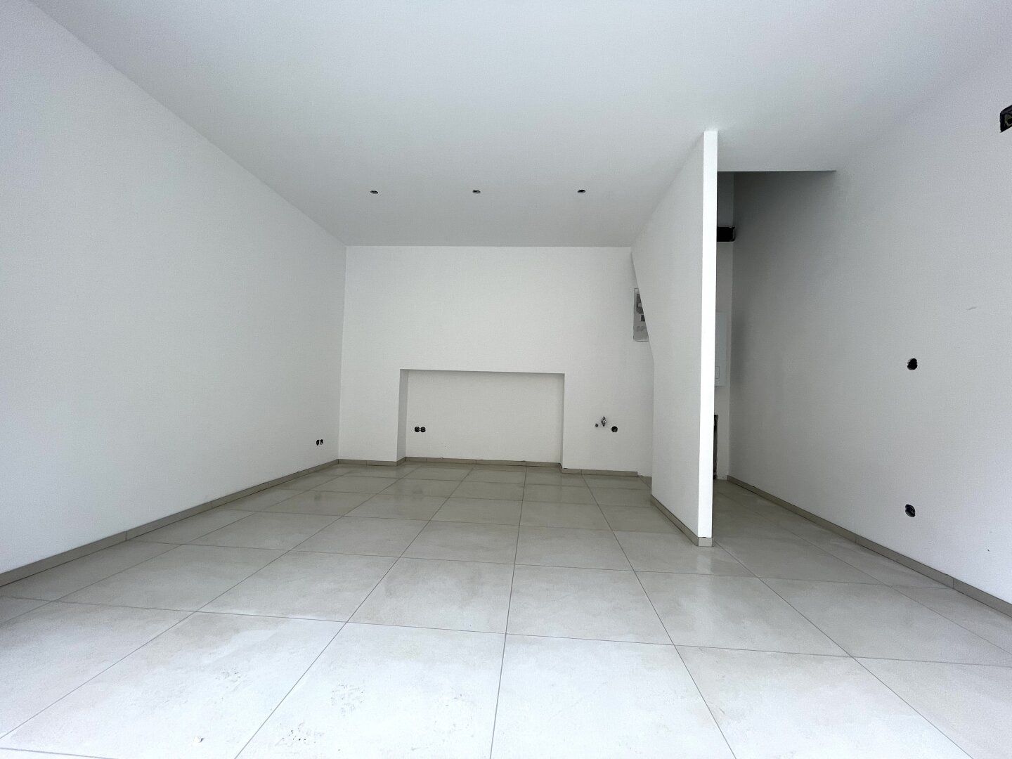 40,34 m²-Geschäftslokal, 2-Etagen, Nähe Schloss Schönbrunn - Ansicht 5