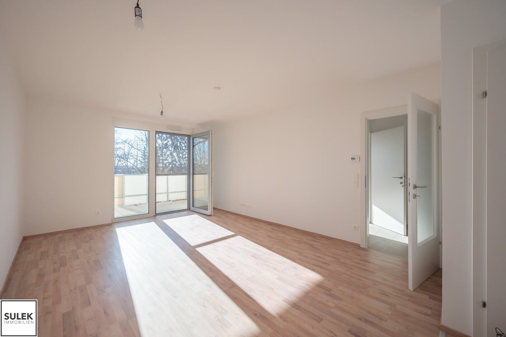 Perfekt geschnittene 2 Zimmer Wohnung mit sonnigem Balkon - ERSTBEZUG nahe Bahnhof Eisenstadt!