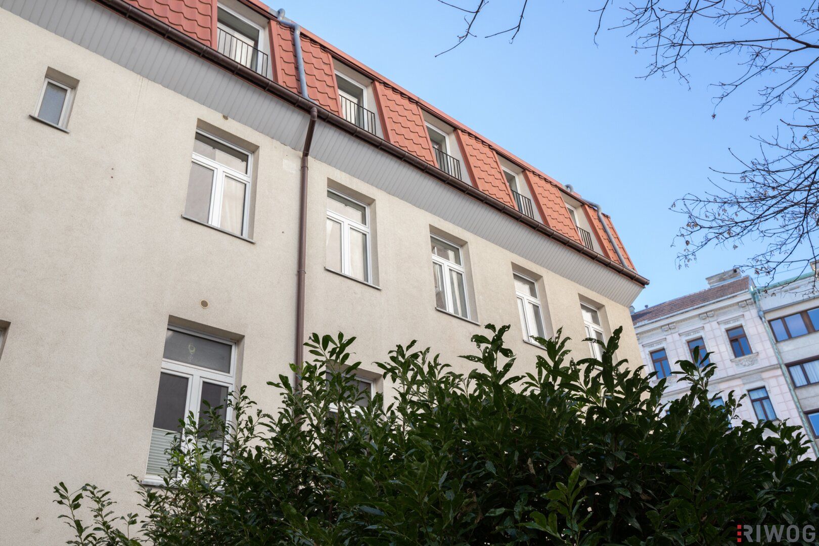 RUHIGE ALTBAUWOHNUNG IN GUTEM ZUSTAND / 2. Stockwerk