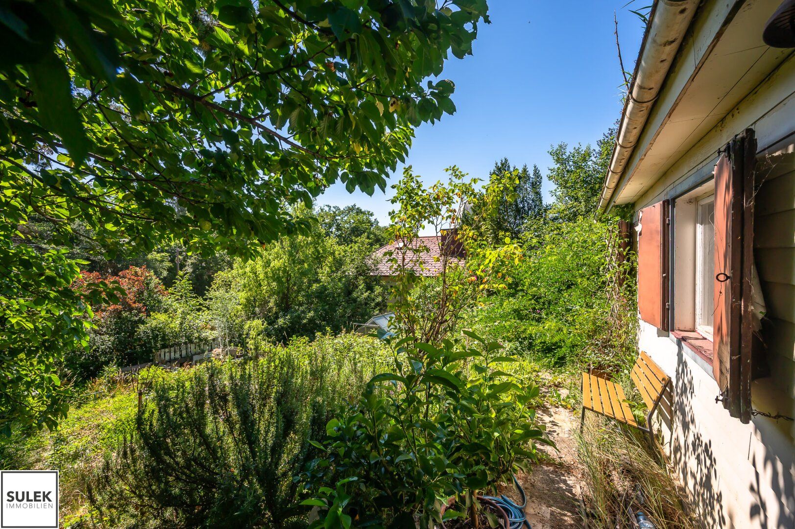 Rodaun: ca. 591 m² Grundstück mit Altbestand in begehrter Grünlage - Mehr