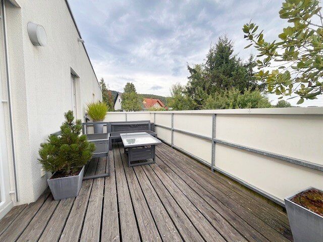 TERRASSENWOHNUNG MIT SCHÖNER AUSSICHT