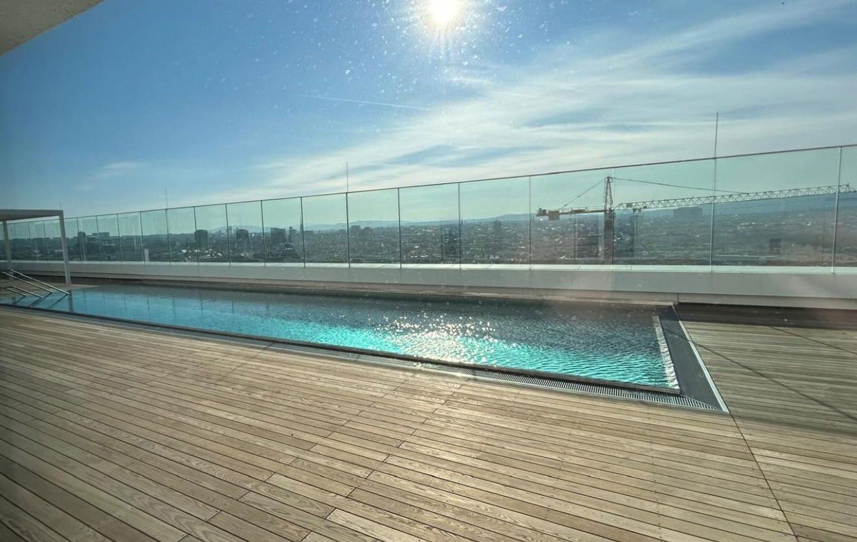 Provisionsfreie 4-Zimmer Wohnung mit 47m2 Balkon im Taborama mit Rooftop-Pool