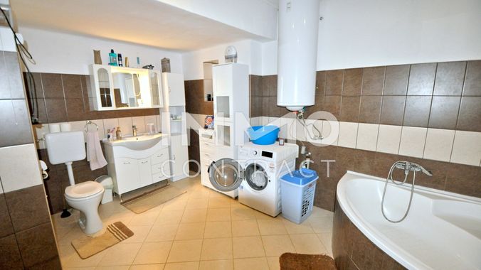 Badezimer mit zweitem WC