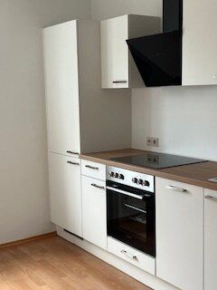 Sanierte lichtdurchflutete Wohnung im Zweifamilienhaus in Graz St. Peter- 70m² ERSTBEZUG, 3 Zimmer: davon Essen/Kochen und Wohnzimmer, Schlafzimmer