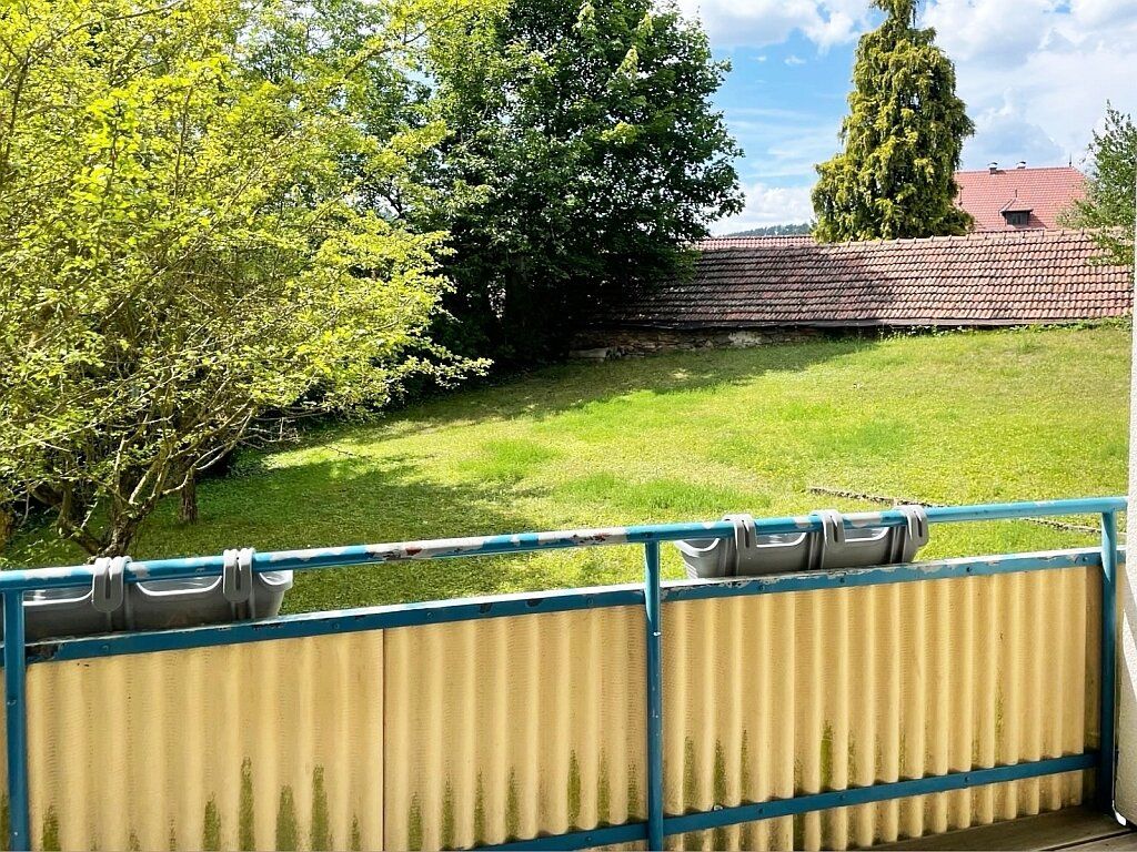 Gepflegte, großzügige 2 Zimmer-Loggia Wohnung - ruhig und gleichzeitig zentrumsnah - komplett möbliert