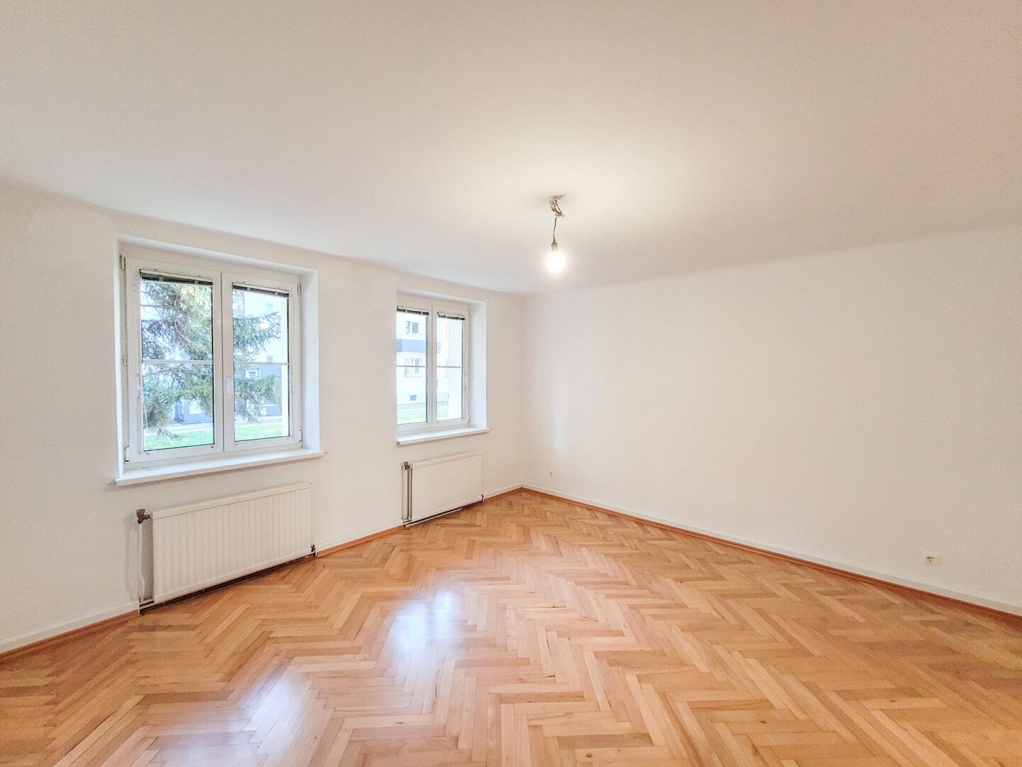 PROVISIONSFREI VOM EIGENTÜMER! INNENHOFLAGE! SCHÖNE 2-ZIMMER WOHNUNG BEIM BAHNHOF HÜTTELDORF!