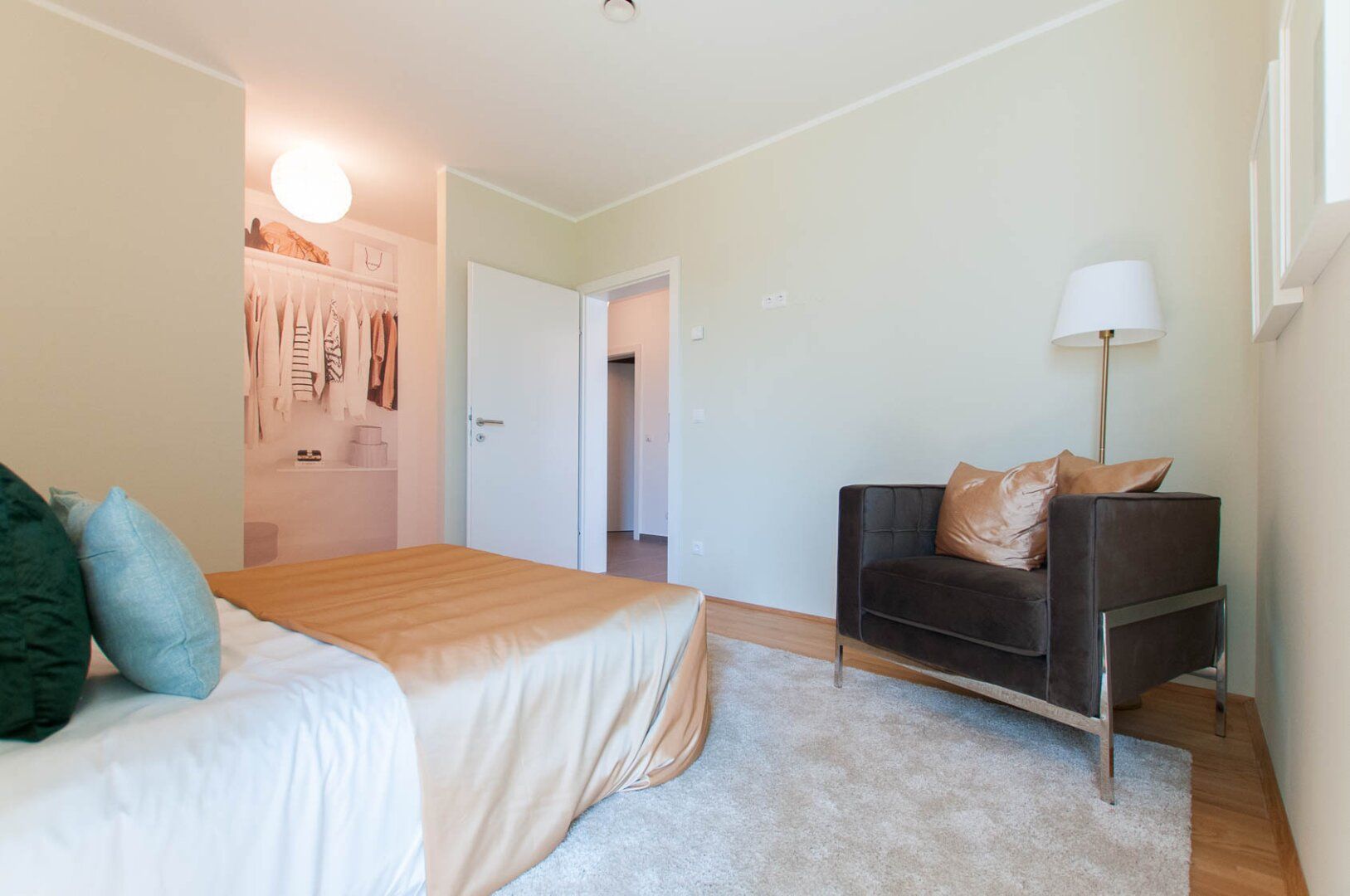 PROVISIONSFREI - 2-ZIMMER WOHNUNG MIT VIEL STAURAUM UND FEINER SÜD-LOGGIA