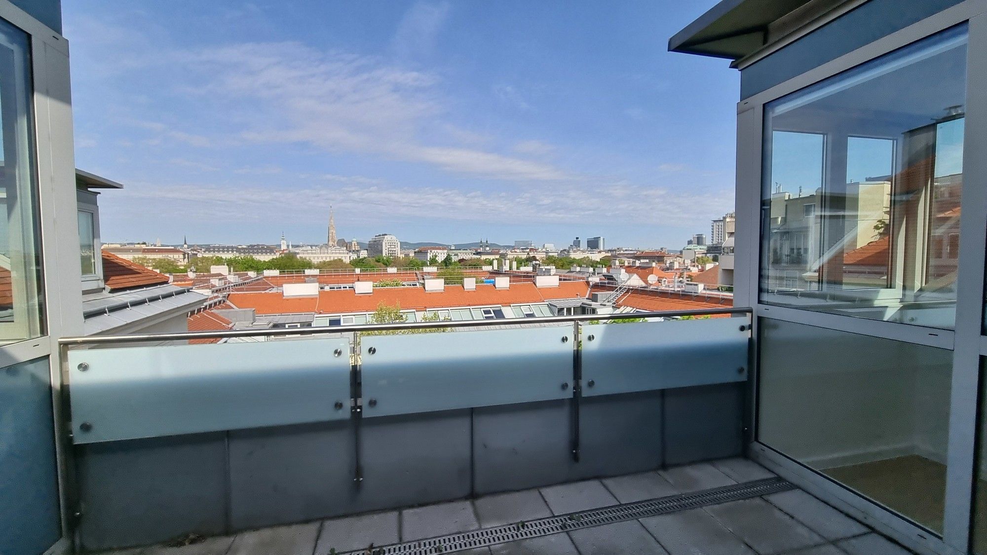 Stilvolle Dachgeschosswohnung mit Terrasse in unmittelbarer Nähe des Stadtparks