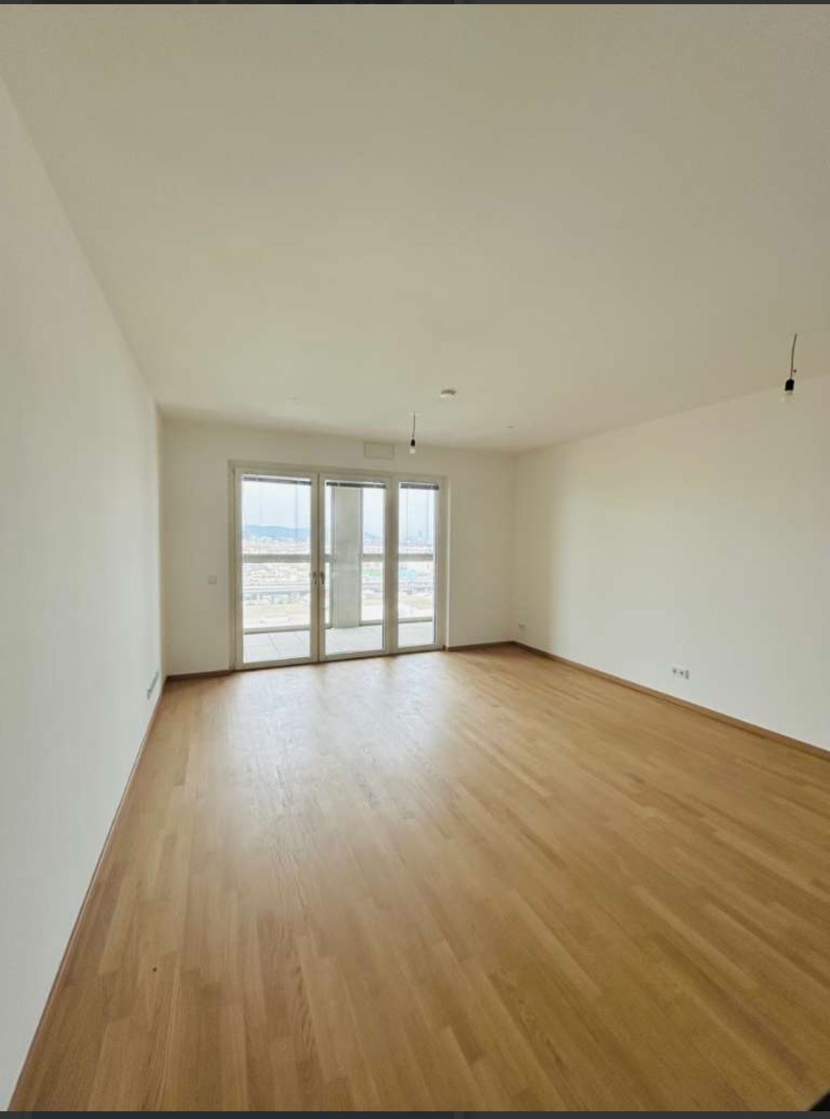 1 Zimmer Erstbezug mit Loggia und Cityblick im Helio Tower (nahe U3 Gasometer)