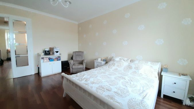 Schlafzimmer Bild 1