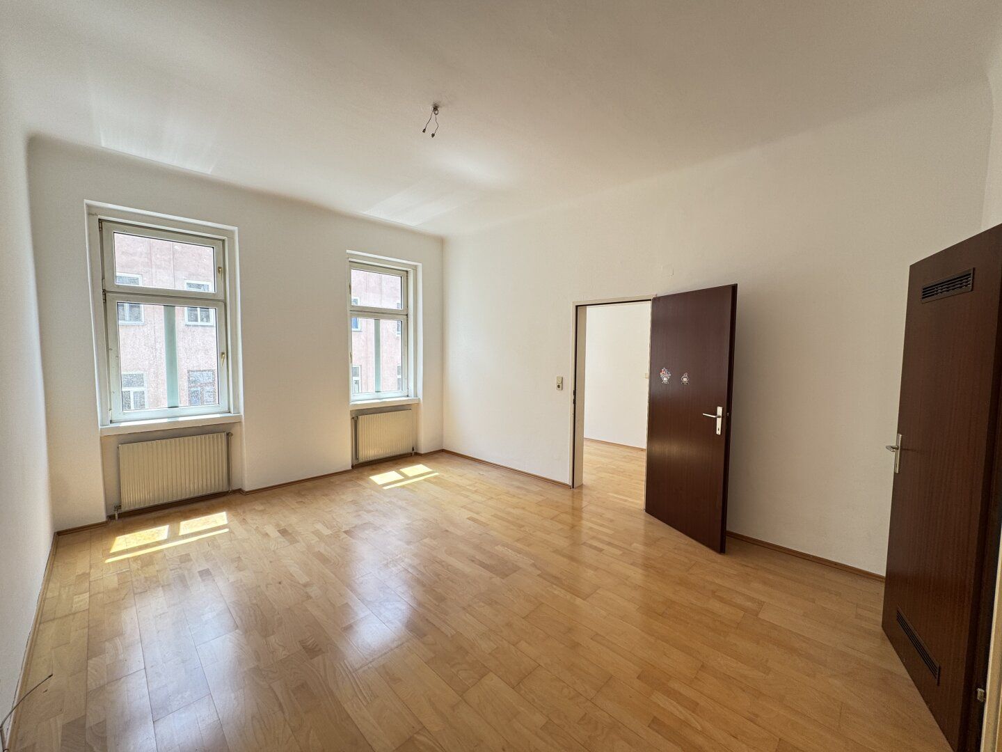 *Charmante 2,5-Zimmer Altbauwohnung in ruhiger Lage beim Haydnpark - Ihr neues Zuhause!*
